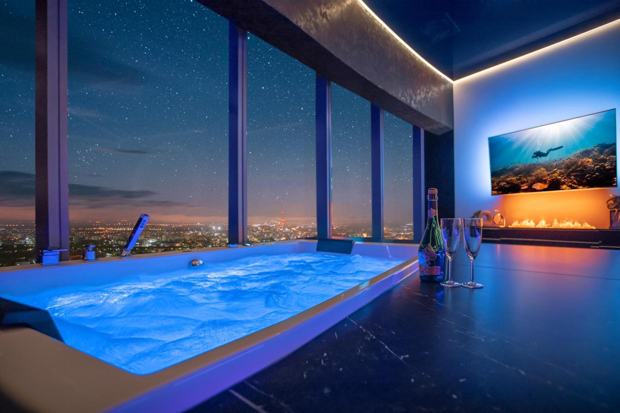 Apartamenty Sky Tower Z Jakuzzi Przy Oknie Wroclaw Exterior photo